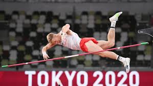 Piotr lisek skoczył o tyczce 5,80 m i zdobył brązowy medal halowych lekkoatletycznych mistrzostw europy w toruniu. 0lzaw3oj4s Yam
