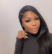 Leanna Coleman's Instagram, Twitter & Facebook