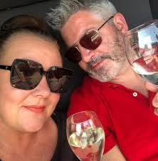 America's top divorce lawyer James Sexton believes that if you've been  happily married for a long period of time then you've basically won the  lottery 👀