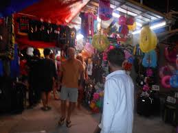 Located along the northern coast of penang island and about 11 km (6.8 mi) northwest of the city centre. Pasar Malam Batu Feringgi