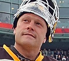 Tim Thomas bides time for return