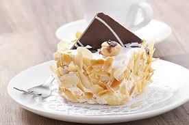 Dolci con pavesini, crema la formaggio e mirtilli. La Torta Fredda Con Pavesini Nutella E Mascarpone Gustoblog