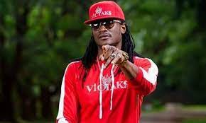 To cap it off he had lunch with some lucky fans of his music including one of our admins farai makandanje.he believes fans are the reason why he is in the game. Richest Musicians In Zimbabwe 2021 Glusea Com