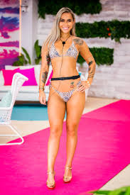 Love island involves a group of contestants, referred to as islanders, living in isolation from the outside world in a villa in mallorca, constantly under video. Love Island Australia 2020 Cast Season 2