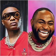 Wizkid or Davido who sing pass? Choose ur favorite artist below the  comments section!