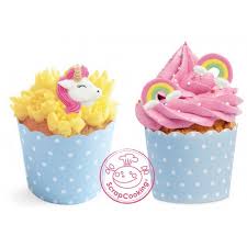 Son avantage, on peut l'aromatiser à tous les parfums et y ajouter tous les fourrages à volonté ! Licorne Et Arc En Ciel En Glacage