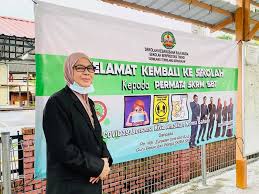 Ia mempunyai seramai 103 orang guru. Selamat Kembali Ke Sekolah Sk Raja Muda Seksyen 4 Facebook