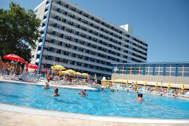 Situat in zona centrala a statiunii mamaia, la circa 100 m. Cazare In Mamaia Romania