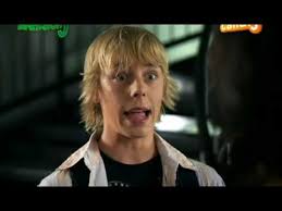 Ethan, benny and fledgling vampire sarah battle zombies, demons and the other supernatural beasties that regularly threaten their school. Ma Baby Sitter Est Un Vampire S01e04 Youtube