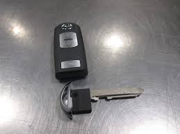 Hi guys, my mazda 3 key fob battery is dead and given there are no external screws on the case, i've got zero idea how to get into it to replace the battery. Cheap 2013 Mazda 3 Key Fob Battery Replacement Find 2013 Mazda 3 Key Fob Battery Replacement Deals On Line At Alibaba Com