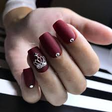 Acest violet adânc este destinat să domnească sezonul de sărbători. Pin On Manikiura De Iarna