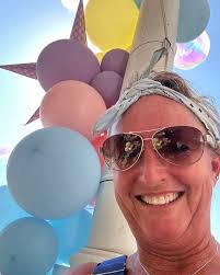 I took a little road trip to KU to help sunnydaypartyart with rush. We  played fairy godmothers and spread our Joy! #rush #omaha #balloons