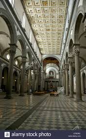 Das design von san lorenzo stieß zeitweise auf kritik, insbesondere im vergleich zu santo spirito , ebenfalls in florenz, und das als mehr oder weniger nach brunelleschis vorstellungen gebaut angesehen wurde, obwohl er starb, bevor das meiste davon gebaut wurde. Hauptschiff Der Basilika Von San Lorenzo Florenz Toskana Italien Europa Stockfotografie Alamy