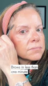 Quick and Natural Brow Gel for Effortless Definition