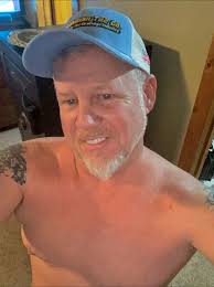 Post with age, location and picture. Fake people stay out!!