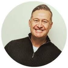 Melissa Pifer's Instagram, Twitter & Facebook