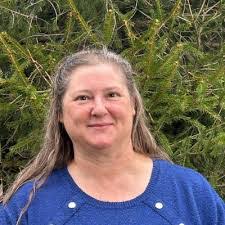 Beth Kujawski's Instagram, Twitter & Facebook