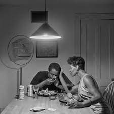 Carrie mae weems, untitled (woman feeding bird), the kitchen table series, 1990, gelatin silver print (printed 2015), 27.94 x 27.94 cm © carrie mae weems. Weems C Kitchen Table Series Edwards Adrienne Lewis Sarah Weems Carrie Mae Amazon De Bucher