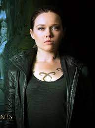 Isabelle Lightwood In The Mortal Instruments City Of Bones Isabelle Lightwood Tmi Themortalinstrum The Mortal Instruments To The Bone Movie City Of Bones