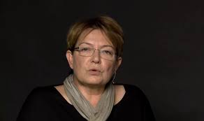 Kim jest prywatnie, czy ma męża i ile ma lat najsłynniejszy głos polskiej telewizji? Krystyna Czubowna Przezyla Koszmar Ujawnila Wstrzasajace Historie Z Mlodosci