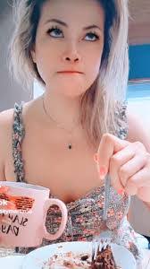 Kasey Melton's Instagram, Twitter & Facebook