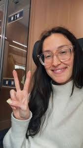 Florence Kerns's Instagram, Twitter & Facebook