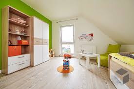 Kinderzimmer Grune Wand In 2020 Kinder Zimmer Kinderzimmer Grun Kinderzimmer