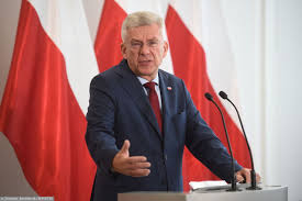 Stanisław piotrowicz ocenia, że dopiero czas pokaże, czy zostanie sędzią trybunału konstytucyjnego, gdyż na razie jest tylko kandydatem tej partii. Stanislaw Piotrowicz W Tk Stanislaw Karczewski Przypomina Przeszlosc Prof Andrzeja Rzeplinskiego Wp Wiadomosci