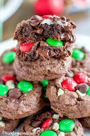 Certain cookies lend themselves well to baking, freezing and thawing — the trick is just finding the right recipes. Make Ahead Christmas Cookies And Candies To Freeze Cookies That Freeze Well Cookies Recipes Christmas Ultimate Christmas Dessert Easy Christmas Cookie Recipes