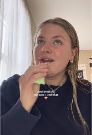 Emily Shew's Instagram, Twitter & Facebook