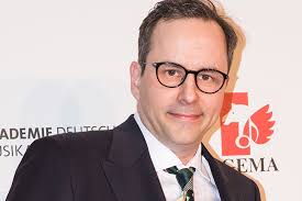 Trophäen für die Musikbranche & neue Kunst: Zum 9. Mal wir der  Musikautorenpreis ...