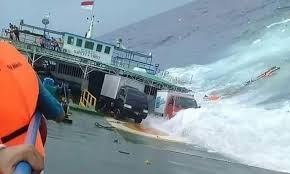indonesia rushes to rescue 140 after