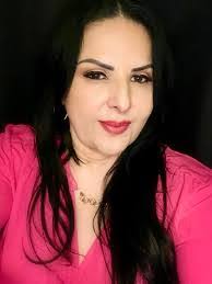 Elizabeth Partida's Instagram, Twitter & Facebook