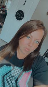 Here for all your brow, brazilian, or tooth jewelry needs 🥰 Always  welcoming new clients so book in advance, June is almost completey full and  I'm already booking for July 🌼 Follow