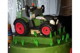 Endlich ist wieder spargelzeit und da lohnt es sich erst recht, zum köstlichen spargel, seinen kochschinken selber zu machen. Die Schonsten Traktor Torten Der Agrarfrauen Agrarheute Com