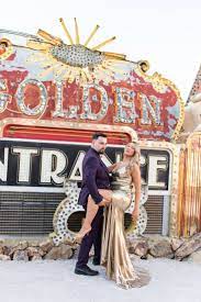 Las Vegas Neon Museum Elopement On A 3 600 Budget Browse Real Weddings On The Budget Savvy Bride Las Vegas Weddings Savvy Bride Vegas Wedding