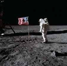 Ils sont restés sur la lune pendant 21,6 heures au total et leurs activités extravéhiculaires (eva). Apollo 11 Minute Par Minute Revivez Les Premiers Pas Sur La Lune Le 20 Juillet 1969 Actu