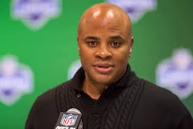 Report: Bears showing interest in former Texans GM Rick Smith