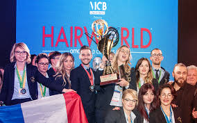 La sélection pour les championnats du monde de stockholm, prévus du 24 au 27 mars, a été sans surprise, les quadruples champions du monde gabriella papadakis et guillaume cizeron, qui avaient annoncé faire l'impasse sur ces mondiaux pour mieux préparer la saison olympique, n'y figurent pas. Les Francais Sacres Champions Du Monde De Coiffure 2017 Biblond Pour Les Coiffeurs