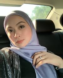Download lagu lagu hafiz mp3 dan mp4 video dengan kualitas terbaik. Faikan Permohonan Cerai Terhadap Suami Ini 10 Fakta Lain Mengenai Adira Suhaimi Media Hiburan