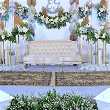 3 m) + dekorasi bunga hidup (pelaminan ready stock)· panggung pelaminan uk.4x5 m t.50 cm· dekorasi taman panggung 3 m· kotak uang (model standing kaca) : Daftar Jasa Dekorasi Pernikahan Terbaik Di Tangerang Murah Berkualitas