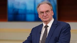 Reiner haseloff (born 1954), german politician. 1vcrvpugkt4vcm