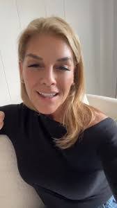 Sharon Rossman's Instagram, Twitter & Facebook