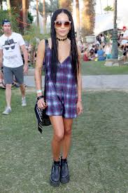 Her mother is the american actress lisa bonet, while her father is lenny kravitz, a reputed musician. Zoe Kravitz Zeigt Uns Mit Diesem Retro Outfit Wie Der Karo Trend Auch Im Sommer Funktioniert Vogue Germany