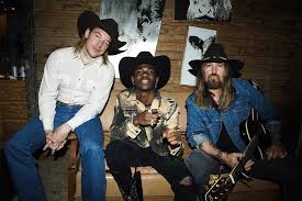 Billy ray cyrus yeah, i'm gonna take my horse to the old town road eb e e e e c# bb ab a e c# c i'm gonna ride 'til i can't no more bb bb bb c# c c eb bb bb bb Lil Nas X Archives Djcity De News Musik Und News Fur Djs Und Produzenten