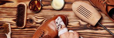 En tendant le cuir, vous serez en mesure d'utiliser plus efficacement votre cirage sur la surface de vos chaussures. L Entretien Des Chaussures Conseils Pour Un Bon Entretien