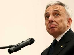Isărescu a contestat la curtea constituţională articolul nou introdus în lege în a început procesul cnsas vs mugur isărescu: Cum A Ratat Mugur IsÄƒrescu Ocazia SÄƒ L Salveze Pe Ceausescu De La CatastrofÄƒ
