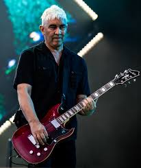 Kurt cobain's nevermind era guitar rig was surprisingly sparse, purchasing only a few guitars, pedals and amps with the $287,000 advance from geffen records. Pat Smear Wikipedia
