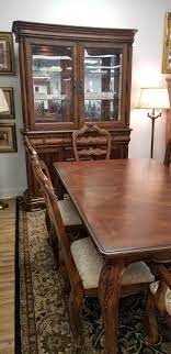 The leaf is 12 inches wide, making a maximum table width of 62 inc. Broyhill Dining Room Set Table Smith Co Consignment Facebook