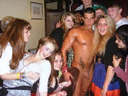 Birthday boy plays video games and tops him while making out. Cfnm Seattle Sport Cfnm Sissy Cfnm Site 24 Cfnm Secret Mothers Girlfriends Out Of Control At Free Hot Nude Porn Pic Gallery